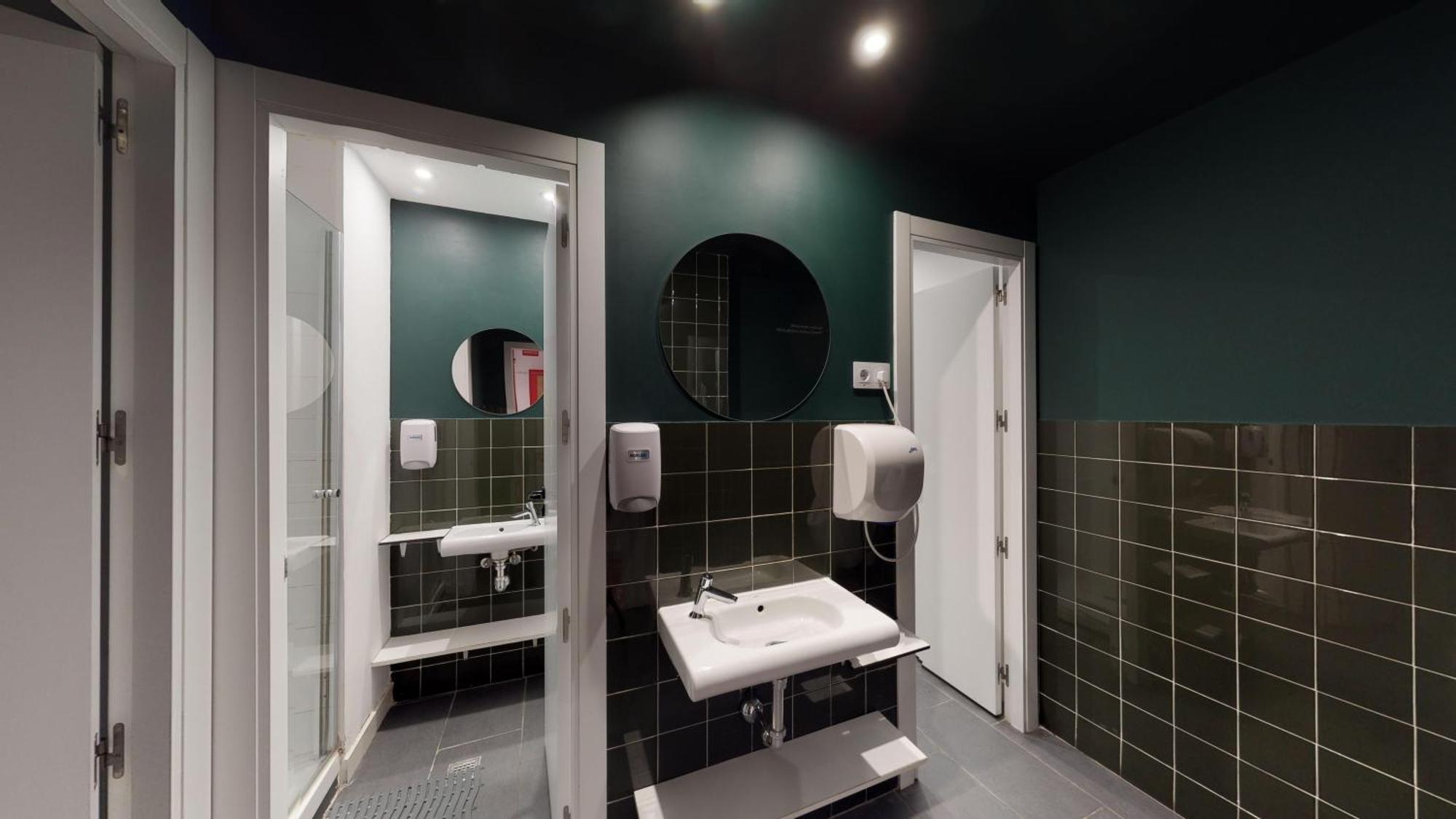 2060 The Newton Hostel Madryt Zewnętrze zdjęcie