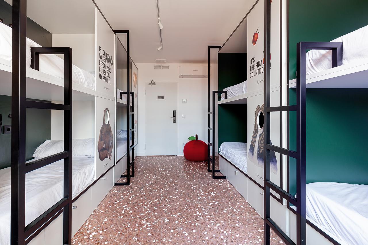 2060 The Newton Hostel Madryt Zewnętrze zdjęcie