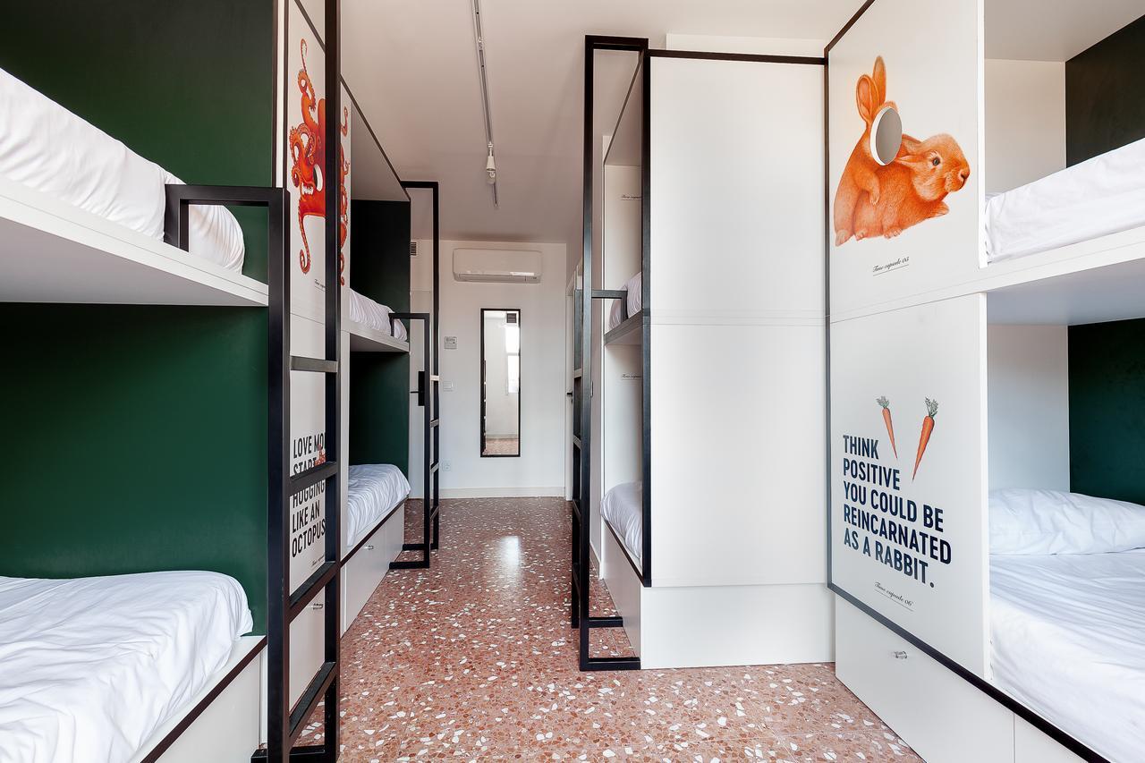 2060 The Newton Hostel Madryt Zewnętrze zdjęcie