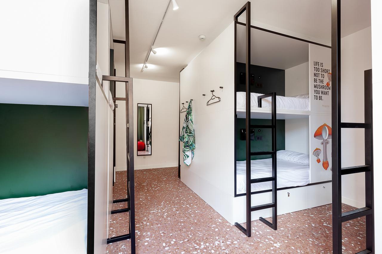2060 The Newton Hostel Madryt Zewnętrze zdjęcie